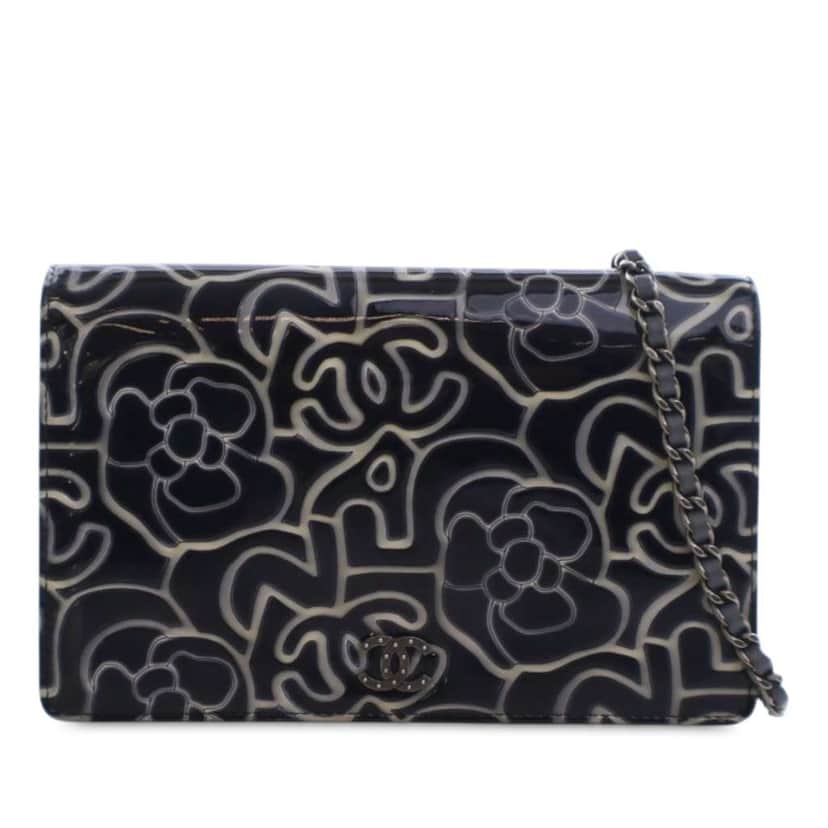 Chanel CC Embossed Patent Camellia Wallet On Chain Blue Leather Good condition - Front View