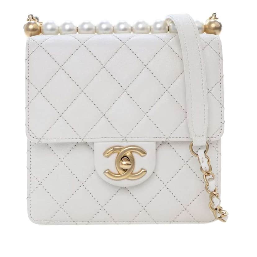 Chanel Small Quilted Lambskin Chic Pearls Flap White Leather Good condition - Front View