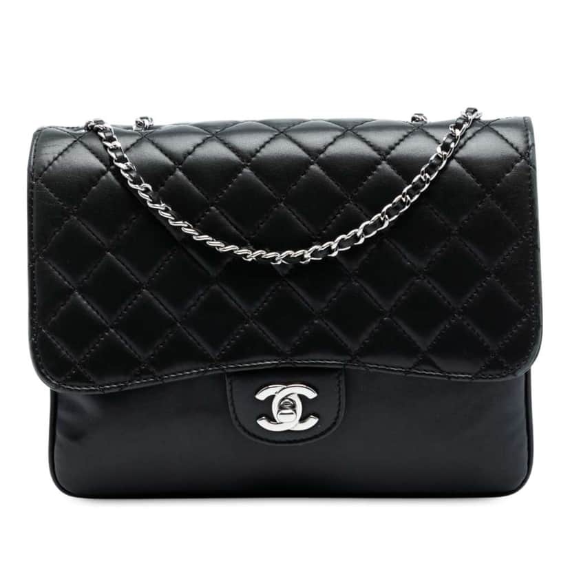 Chanel Medium Quilted Lambskin Clams Pocket Accordion Flap Black Leather Good condition - Front View