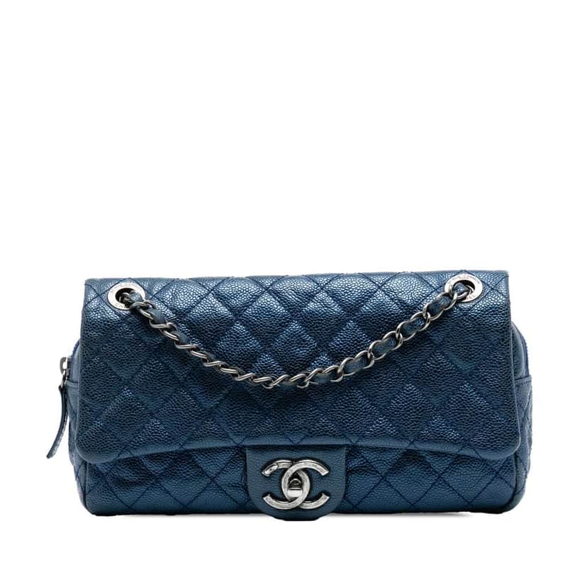 Chanel Medium Quilted Iridescent Caviar Easy Flap Blue Leather Good condition - Front View