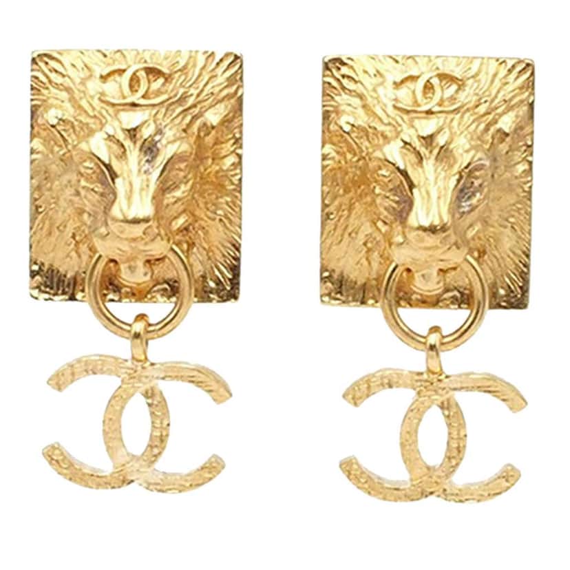 Chanel Gold Plated Lion Head CC Drop Push Back Earrings Gold Metal Good condition - Front View