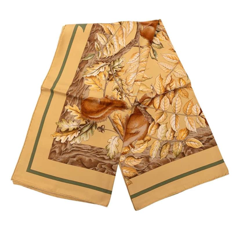 Hermès Casse Noisette Silk Scarf 90 Brown Silk Good condition - Front View