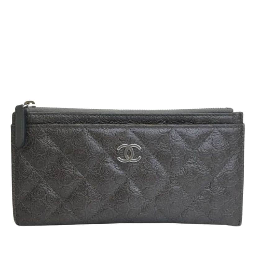 Chanel Quilted Lambskin Camellia Zip Pouch Grey Leather Good condition - Front View