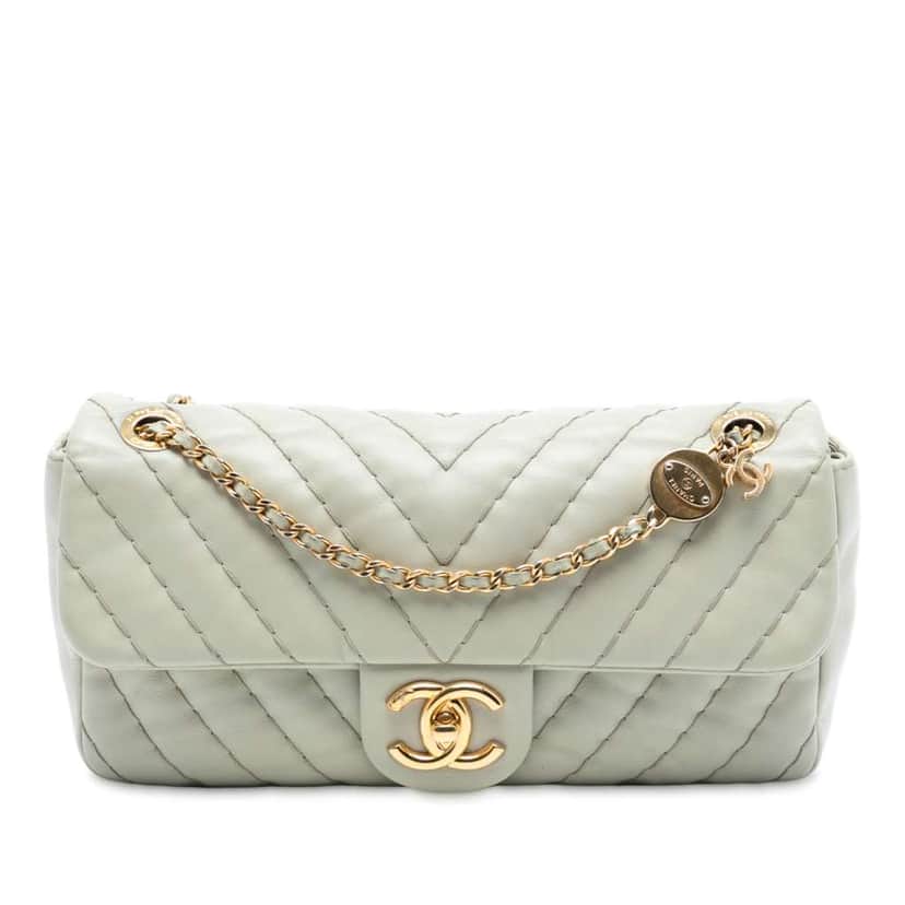 Chanel Medium Double Stitch Chevron Lambskin Single Flap Green Leather Good condition - Front View