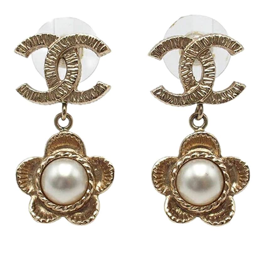 Chanel CC Gold Plated Faux Pearl Flower Drop Push Back Earrings Gold Metal Good condition - Front View