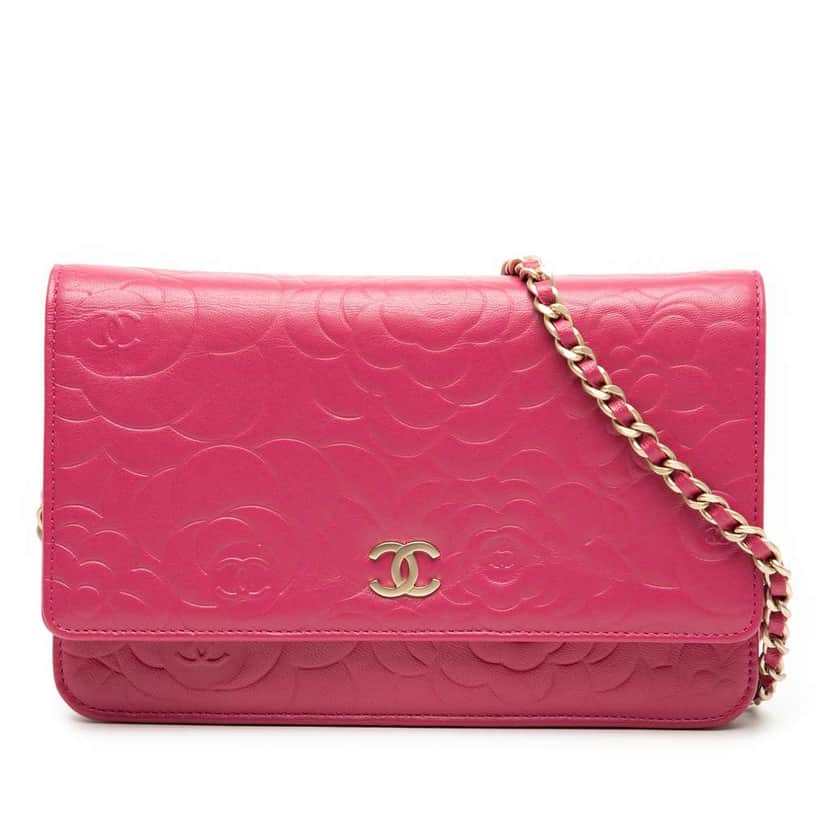 Chanel CC Embossed Lambskin Camellia Wallet On Chain Pink Leather Very good condition - Front View