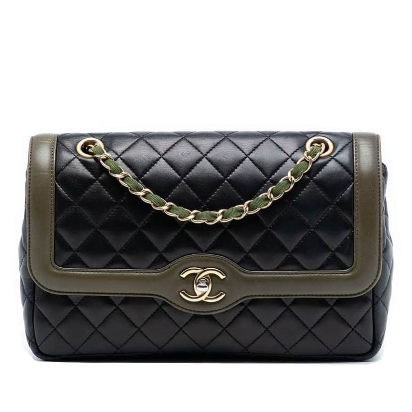 Chanel Medium Quilted Lambskin Two Tone Day Flap Black Leather Good condition - Front View