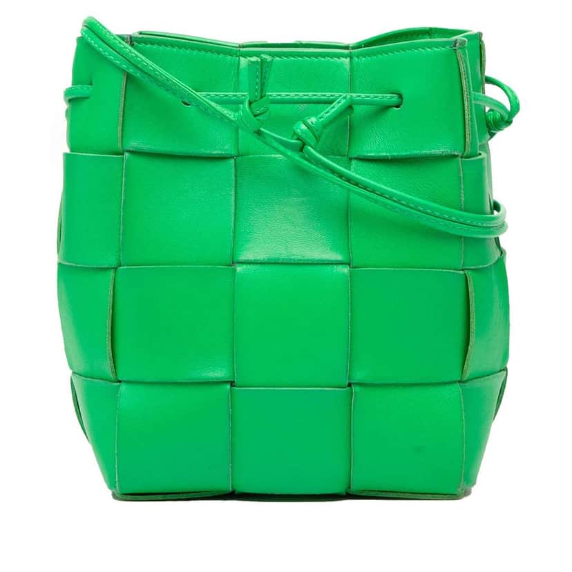 Bottega Veneta Small Nappa Maxi Intrecciato Cassette Bucket Bag Green Leather Very good condition - Front View