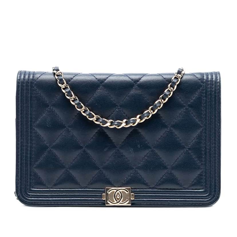 Chanel Quilted Lambskin Boy Wallet On Chain Blue Leather Very good condition - Front View