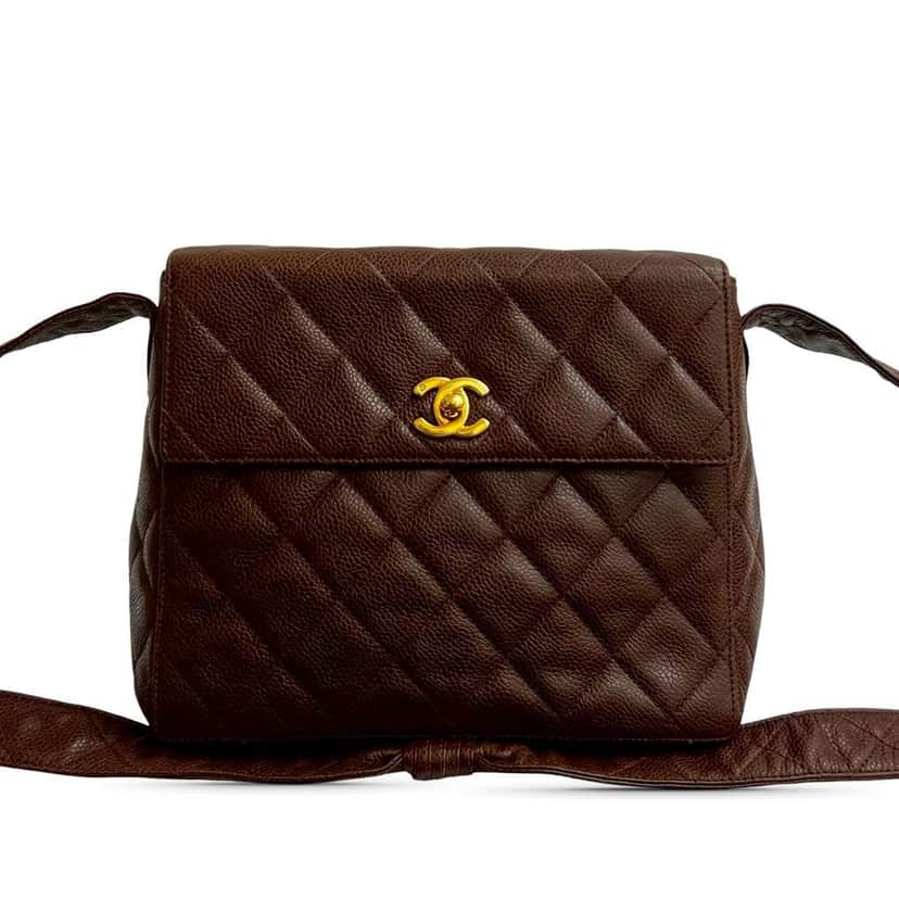 Chanel CC Quilted Caviar Turnlock Crossbody Brown Leather Good condition - Front View