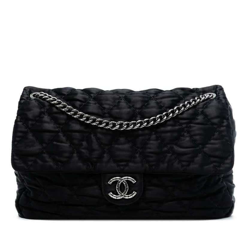 Chanel Extra Large CC Quilted Satin Single Flap Black Satin Very good condition - Front View