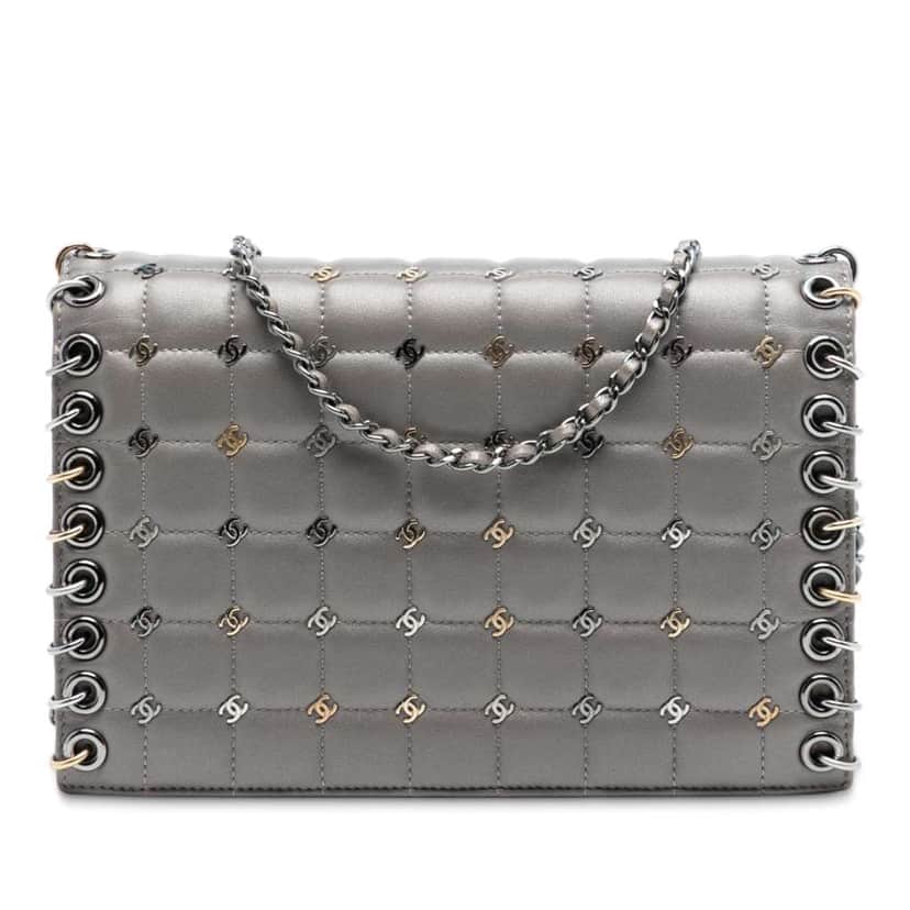Chanel Small Lambskin Chocolate Bar CC Piercing Studded Chain Flap Grey Leather Very good condition - Front View