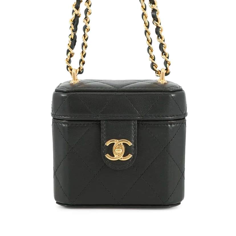Chanel Mini CC Quilted Lambskin Vanity Case with Chain Black Leather Very good condition - Front View