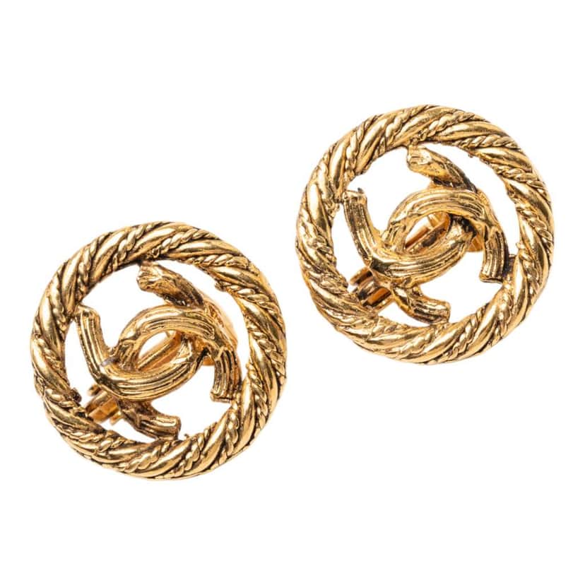 Chanel CC Gold Plated Round Clip on Earrings Gold Metal Very good condition - Front View