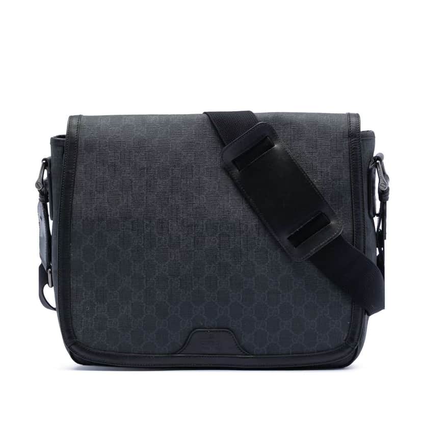 Gucci GG Supreme Messenger Bag Black Canvas Good condition - Front View