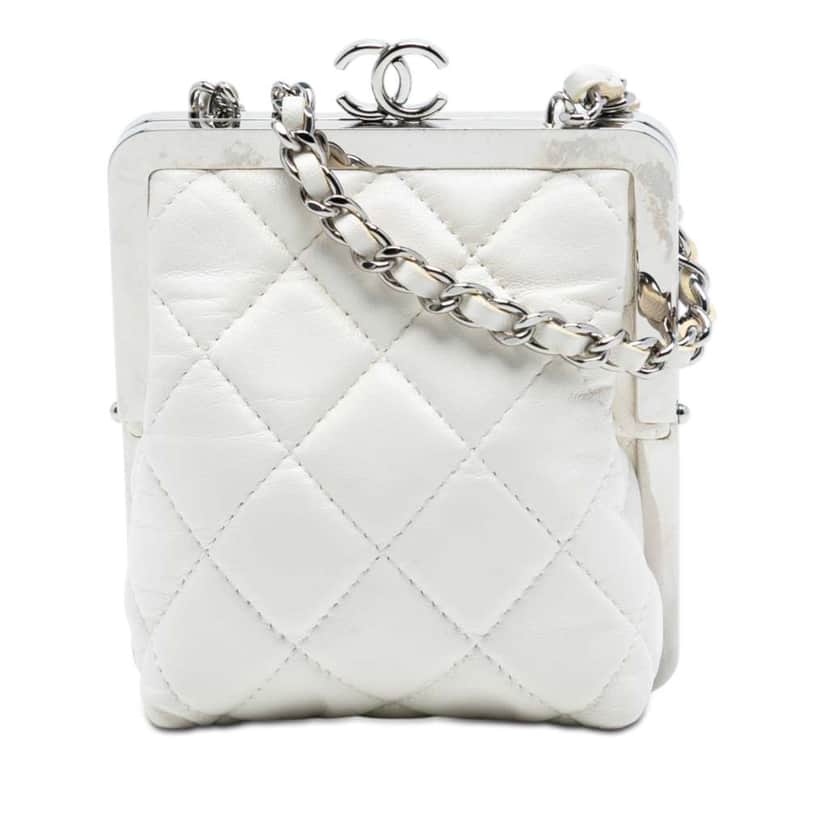 Chanel Lambskin and Acrylic Kiss Clutch with Chain White Leather Very good condition - Front View