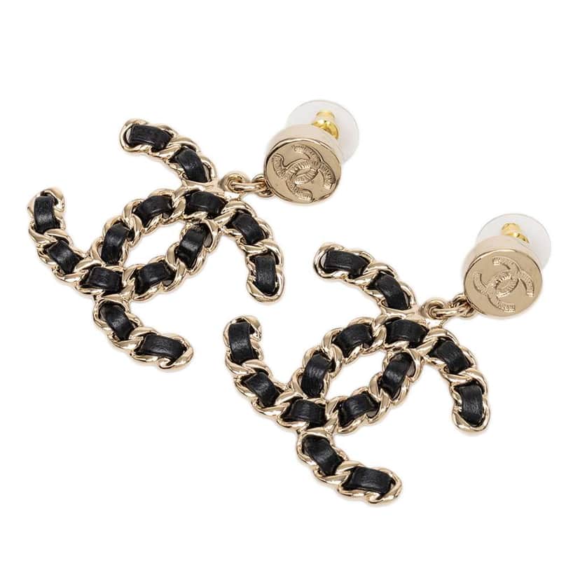 Chanel CC Gold Plated Leather Woven Chain Push Back Earrings Gold Metal Good condition - Front View