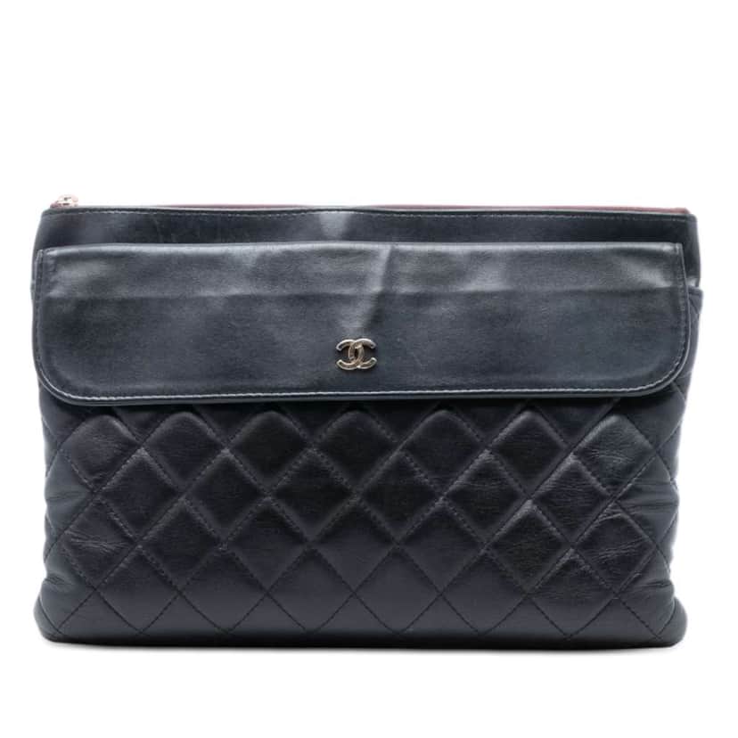 Chanel Medium CC Quilted Lambskin Flap Cosmetic Case Black Leather Very good condition - Front View
