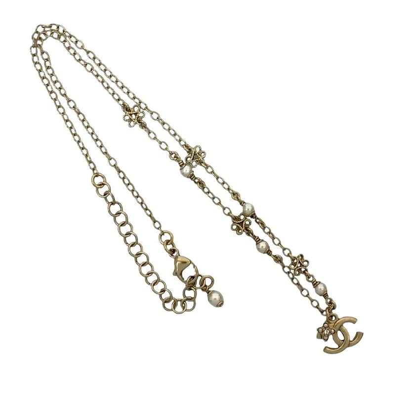 Chanel Gold Plated Faux Pearl CC Pendant Flower Station Necklace Gold Metal Very good condition - Front View