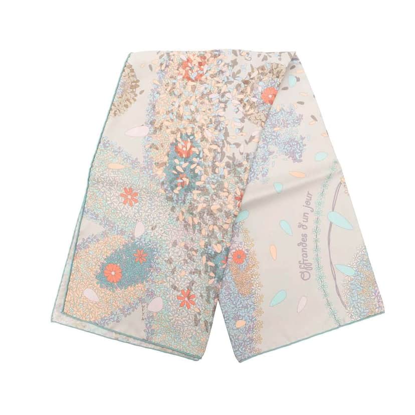 Hermès Offrandes d Un Jour Silk Scarf White Silk Very good condition - Front View