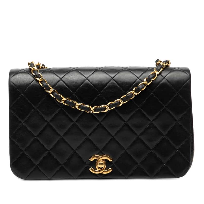 Chanel Medium Quilted Lambskin Full Flap Black Leather Good condition - Front View