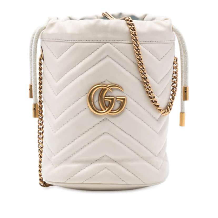 Gucci Small GG Marmont Leather Matelasse Bucket Bag White Leather Very good condition - Front View