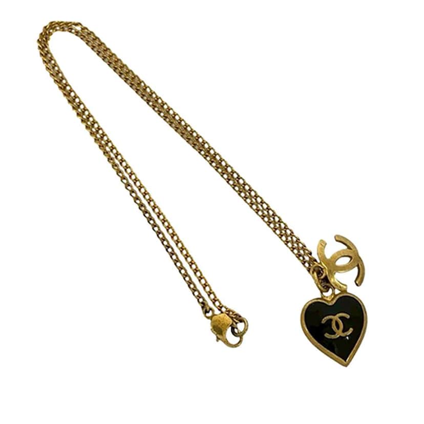Chanel Gold Plated Enamel CC Heart Pendant Necklace Gold Metal Very good condition - Front View