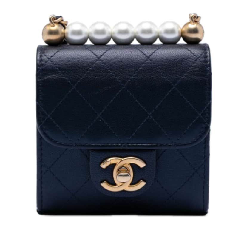 Chanel Mini Goatskin Chic Pearls Clutch On Chain Blue Leather Very good condition - Front View