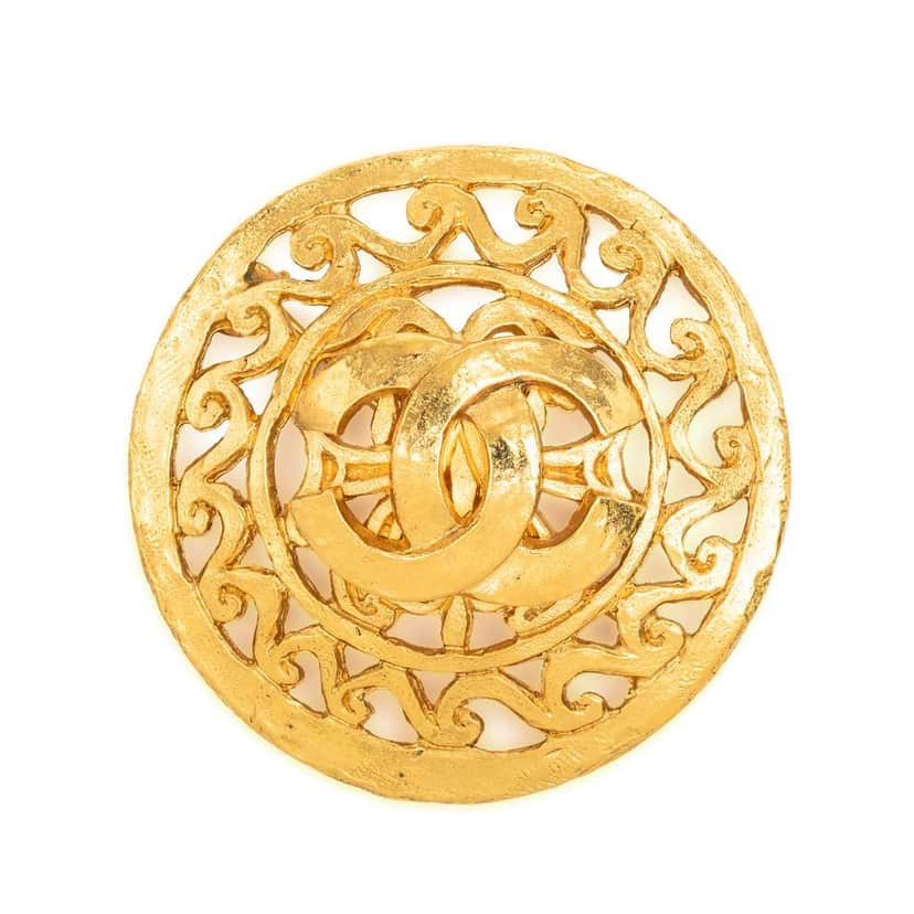 Chanel CC Gold Plated Medallion Brooch Gold Metal Good condition - Front View