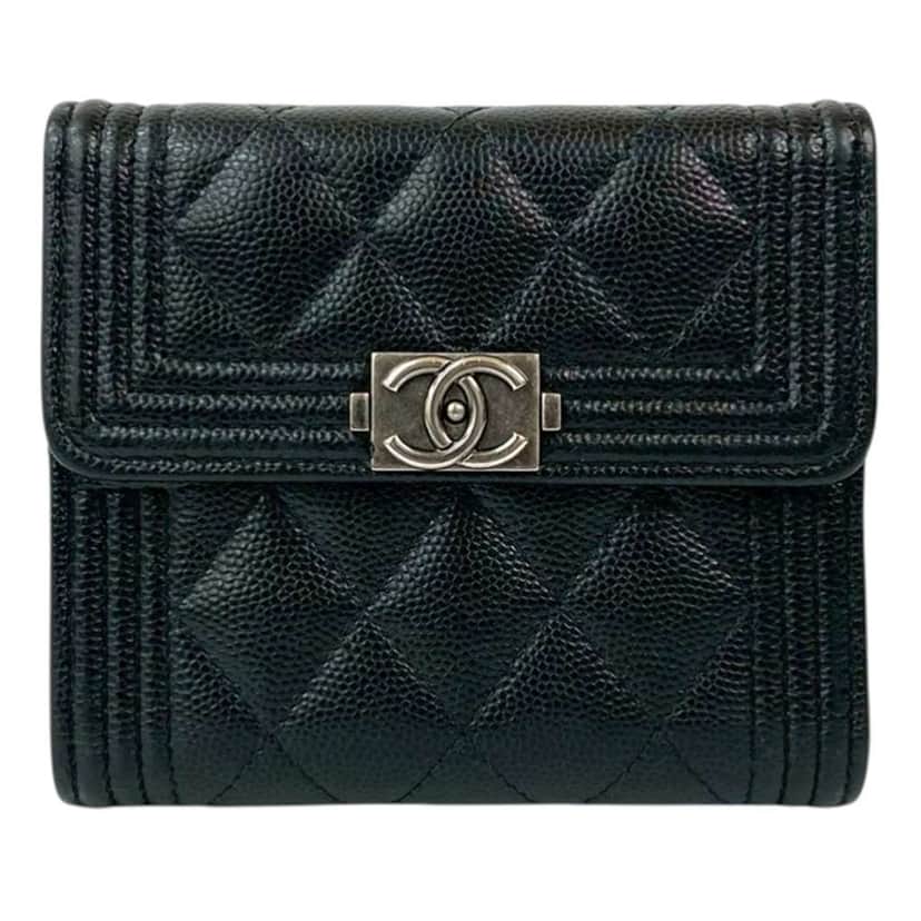 Chanel Quilted Caviar Boy Flap Compact Wallet Black Leather Very good condition - Front View