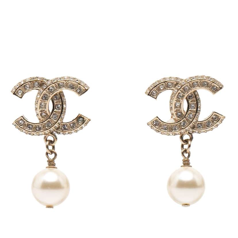 Chanel CC Gold Plated Faux Pearl and Strass Drop Earrings Gold Metal Good condition - Front View