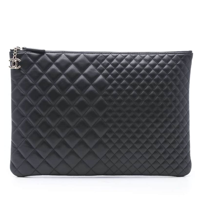 Chanel Large Bi Quilted Lambskin O Case Clutch Black Leather Very good condition - Front View