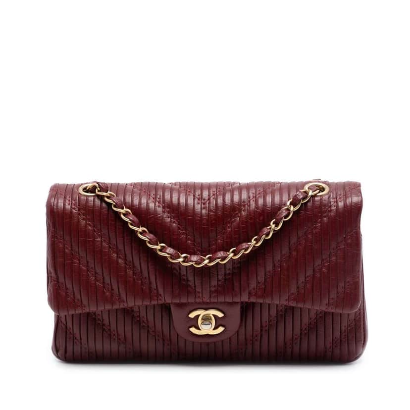 Chanel Medium Classic Chevron Calfskin Pleated Double Flap Red Leather Good condition - Front View