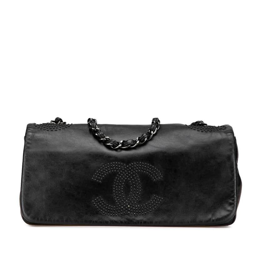 Chanel CC Studded Lambskin East West Flap Black Leather Very good condition - Front View