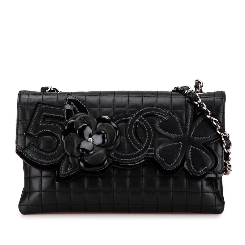 Chanel Choco Bar Calfskin Camellia No. 5 CC Shoulder Bag Black Leather Good condition - Front View
