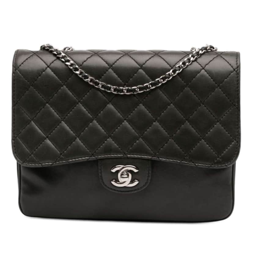 Chanel Medium Quilted Lambskin Clams Pocket Flap Black Leather Good condition - Front View