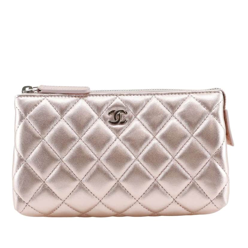 Chanel Metallic Quilted Lambskin Cosmetic Pouch Pink Leather Very good condition - Front View