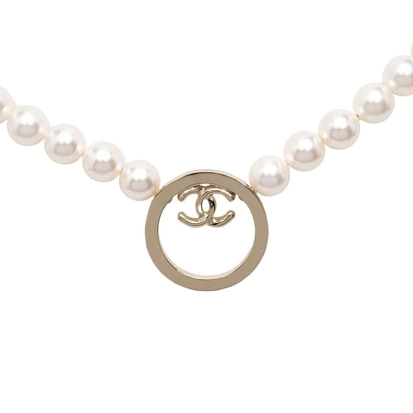 Chanel CC Faux Pearl Necklace White Good condition - Front View