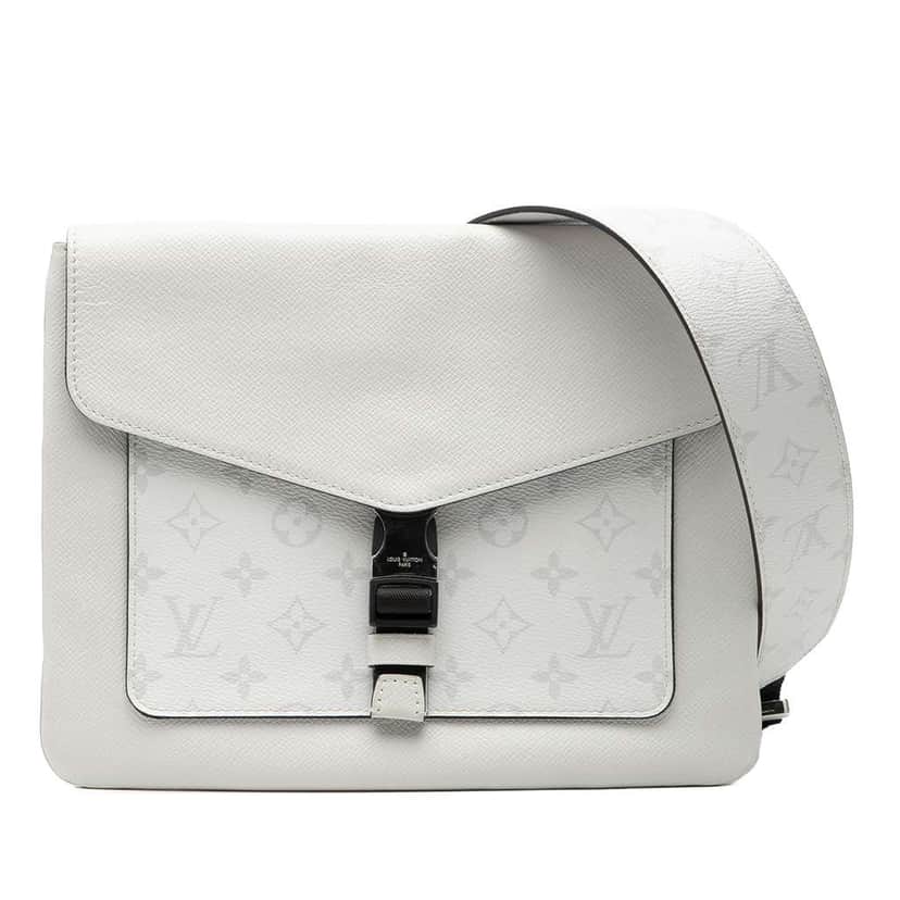 Louis Vuitton Taigarama Outdoor Flap Messenger White Leather Good condition - Front View