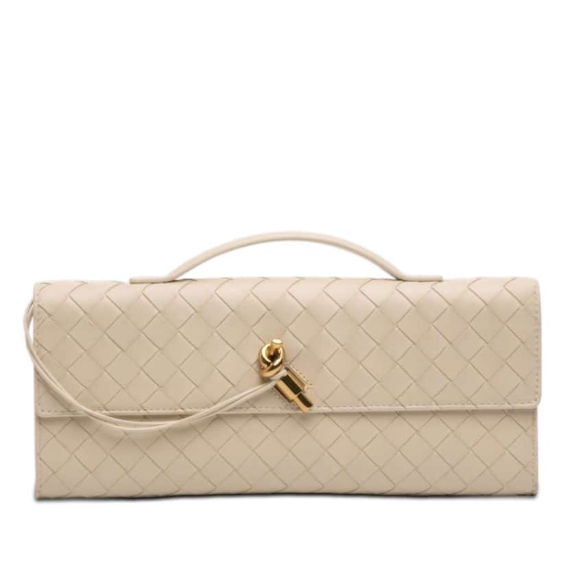 Bottega Veneta Lambskin Intrecciato Andiamo Clutch White Leather Good condition - Front View