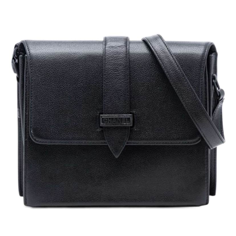 Chanel Grained Calfskin Flap Crossbody Black Leather Good condition - Front View
