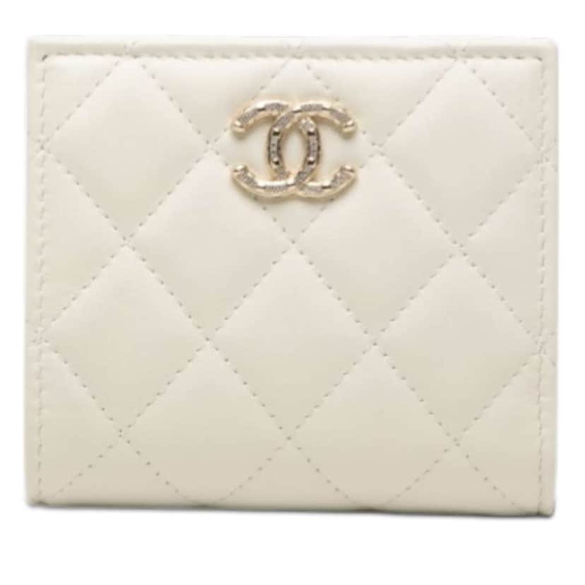 Chanel CC Quilted Lambskin Compact Bifold Wallet White Leather Good condition - Front View