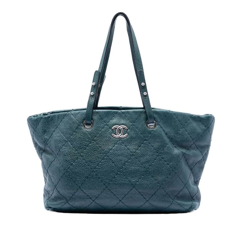Chanel Large Glazed Calfskin On The Road Tote Green Leather Good condition - Front View