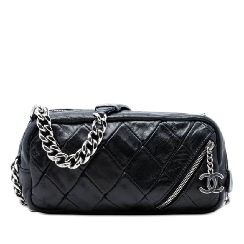 Chanel Quilted Lambskin Chain Shoulder Bag Black Leather Very good condition - Front View