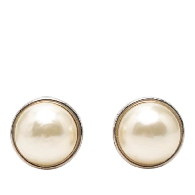 Chanel Gold Plated Faux Pearl Round Clip On Earrings White Metal Very good condition - Front View
