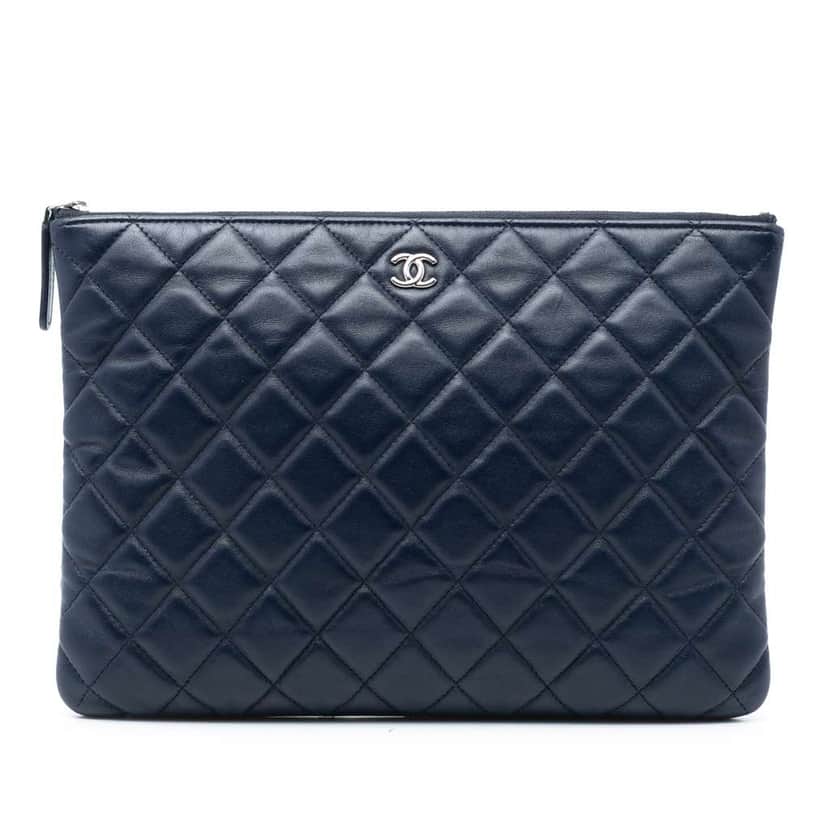 Chanel Medium Quilted Lambskin O Case Clutch Blue Leather Very good condition - Front View