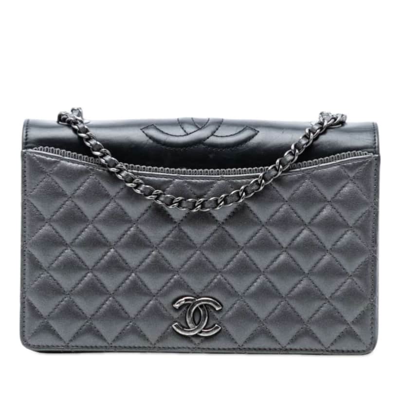 Chanel Small Quilted Metallic Lambskin Ballerine Flap Grey Leather Very good condition - Front View