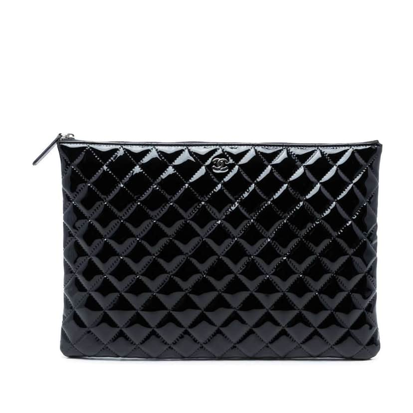 Chanel Large Quilted Patent O Case Clutch Black Leather Very good condition - Front View