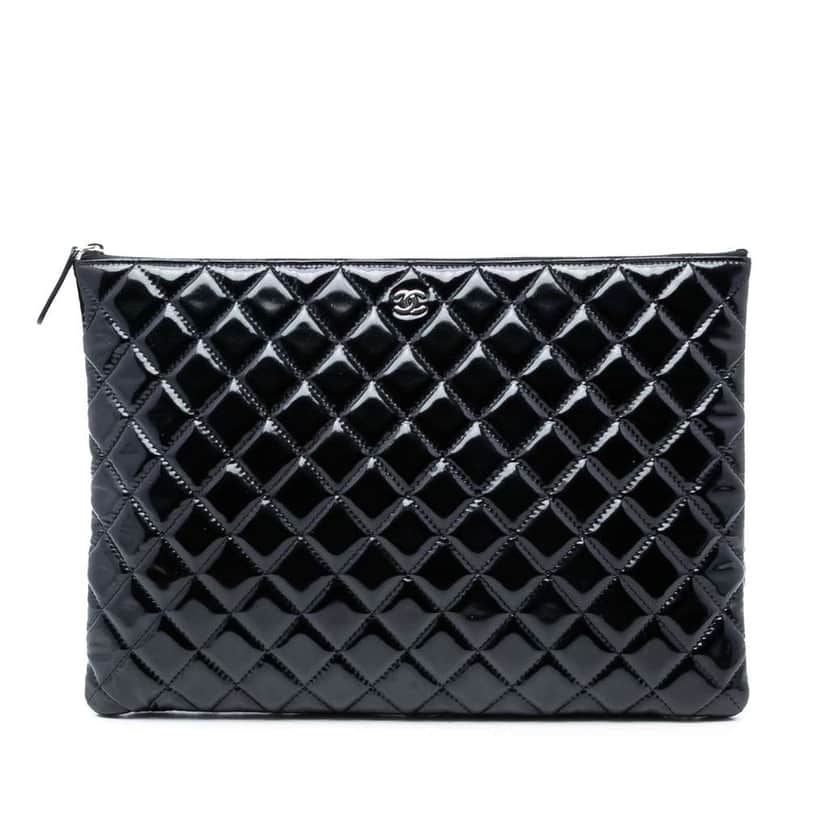 Chanel Large Quilted Patent O Case Clutch Black Leather Very good condition - Front View