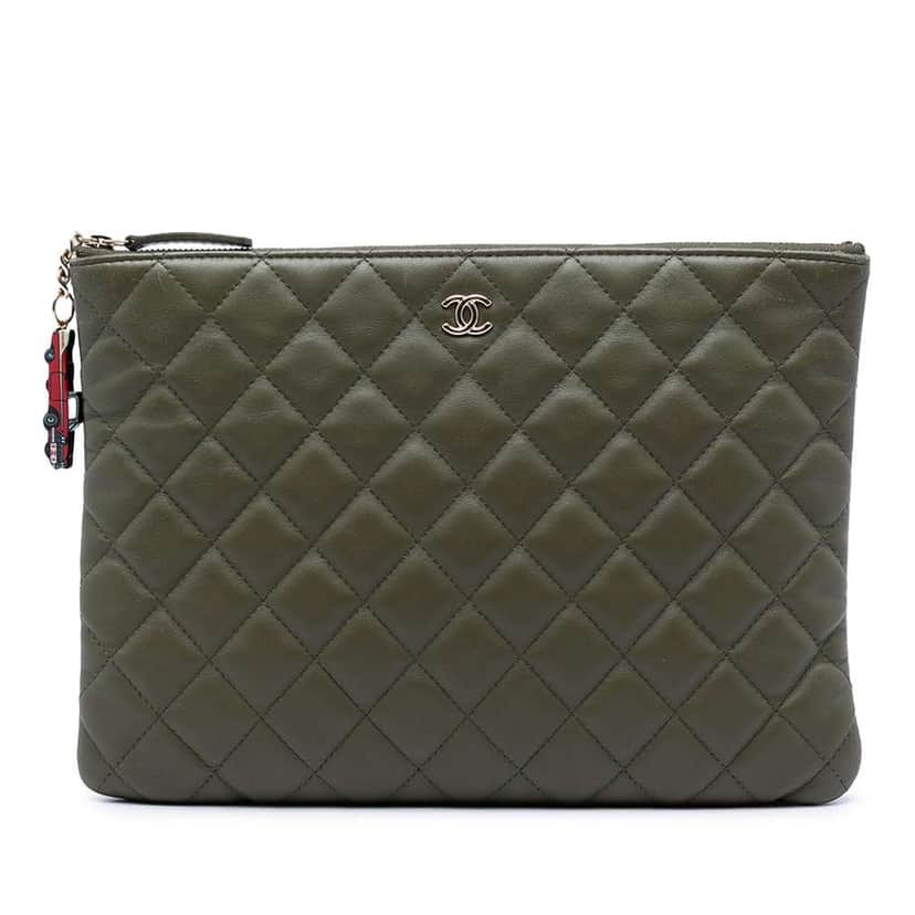 Chanel Medium Quilted Lambskin O Case Clutch Green Leather Very good condition - Front View